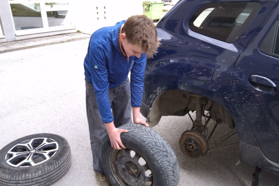 Praxisnaher Unterricht in Wahlpflichtfach Technik